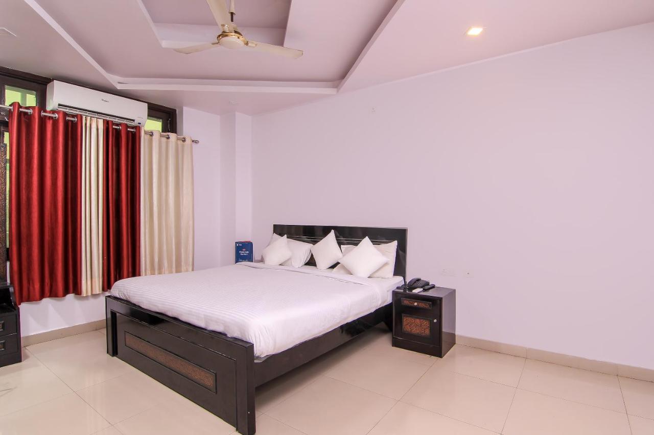 Collection O 4731 Hotel Surya Continental Лакнау Екстериор снимка