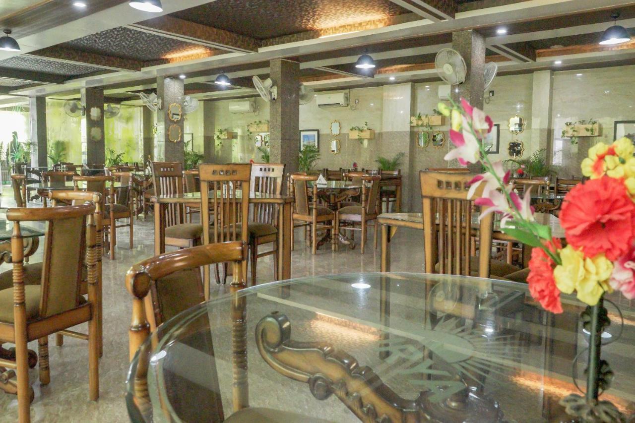 Collection O 4731 Hotel Surya Continental Лакнау Екстериор снимка
