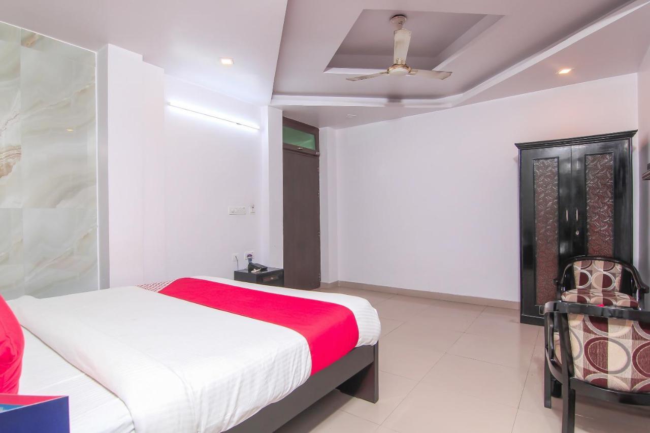 Collection O 4731 Hotel Surya Continental Лакнау Екстериор снимка