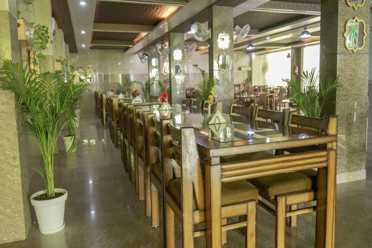 Collection O 4731 Hotel Surya Continental Лакнау Екстериор снимка